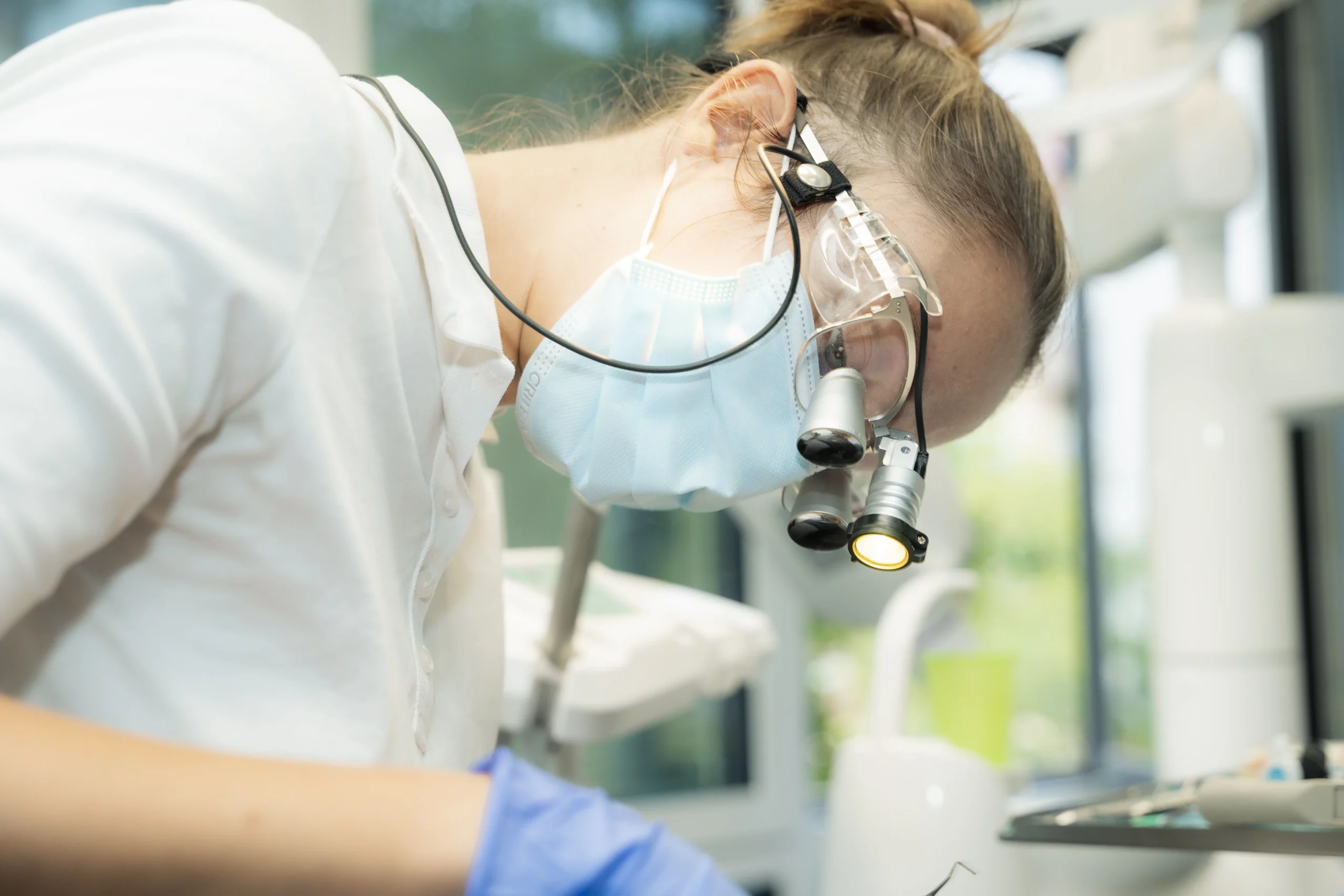 Kieferorthopäde in Berlin bei der Bahandlung